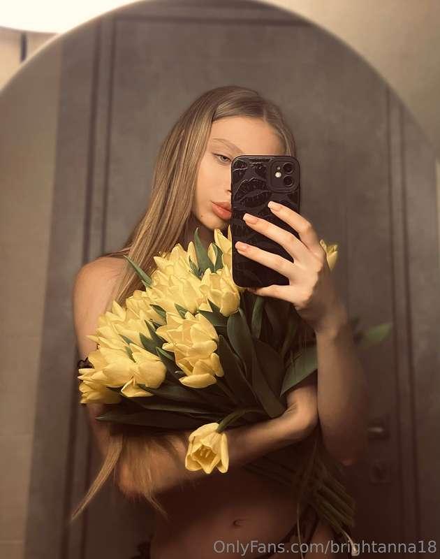 brightanna18 image #0
