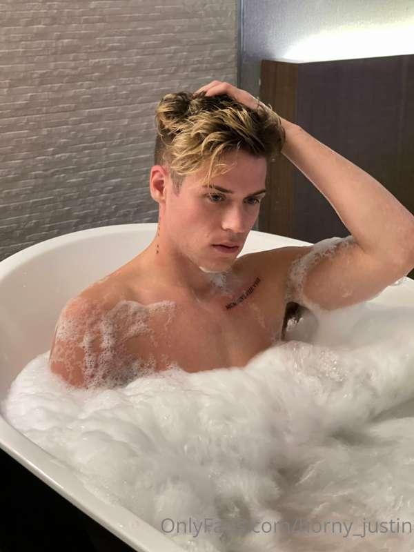 justin_twinkk image #1