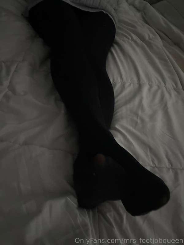 Lounging around in my favorite black tights leads to a littl..