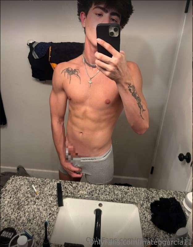 One pic just isn’t enough, right? Should I drop another soon..