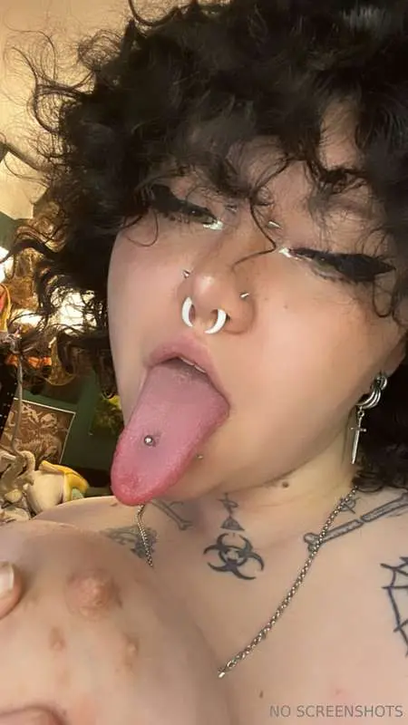 I love my tits sucked and fucked on 💦💦