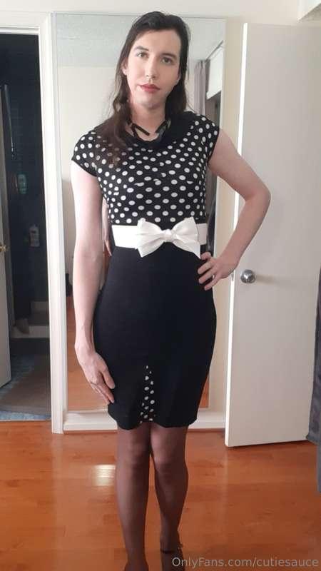 Back to the housewife era haha, trying out my body shapers w..