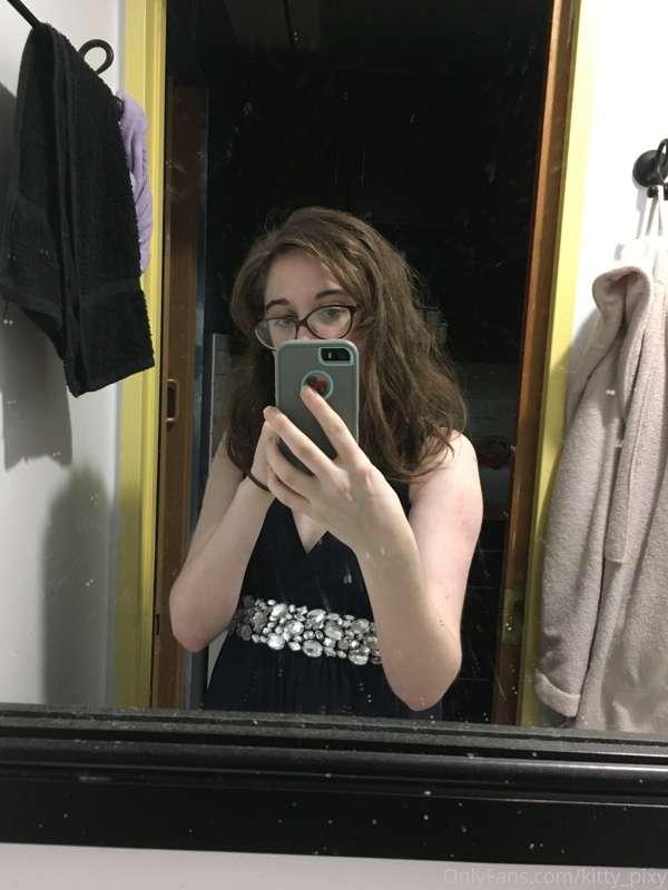 A silly set of selfies from twitter