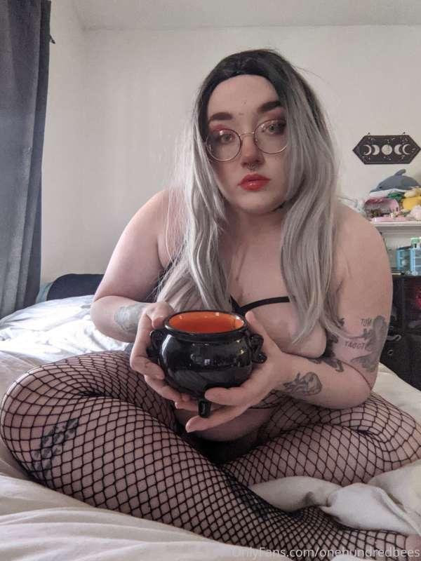 I'm not sure why I'm holding my cauldron in this picture but..
