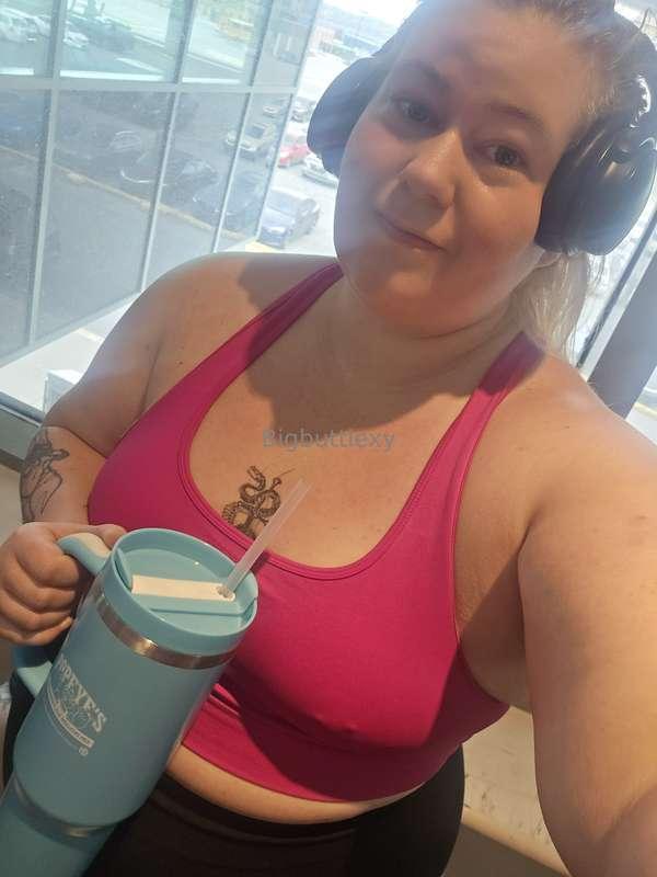 Gym selfie again 😜 1, 2 or 3?