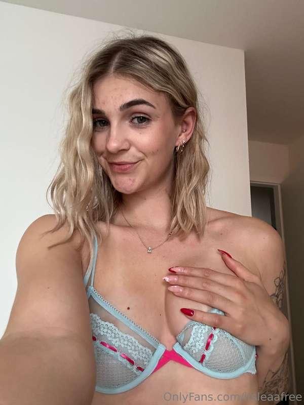 Are you more of an 🍑 or 🍒 guy OR maybe some 🦶?