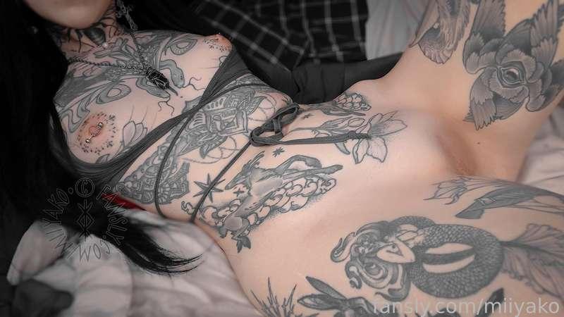 Would You rather cum on my belly or creampie me?😮‍💨💦