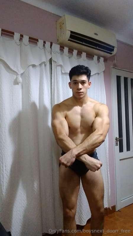 boysnext_doorr_free image #4