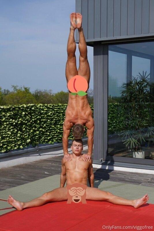 Wanna see some nude art acroyoga ? ? Post above ? @eliofree