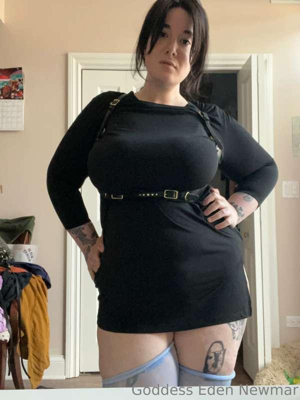Thighs feeling very suckable today