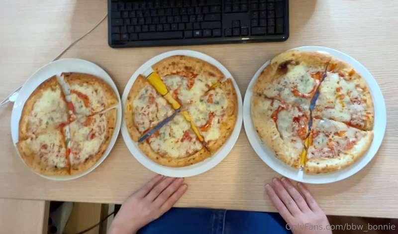 I was such a FAT pig stuffing 3 pizzas, do you think this pi..