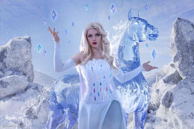 And especially for the end of January - the second part of the Elsa cosplay set!