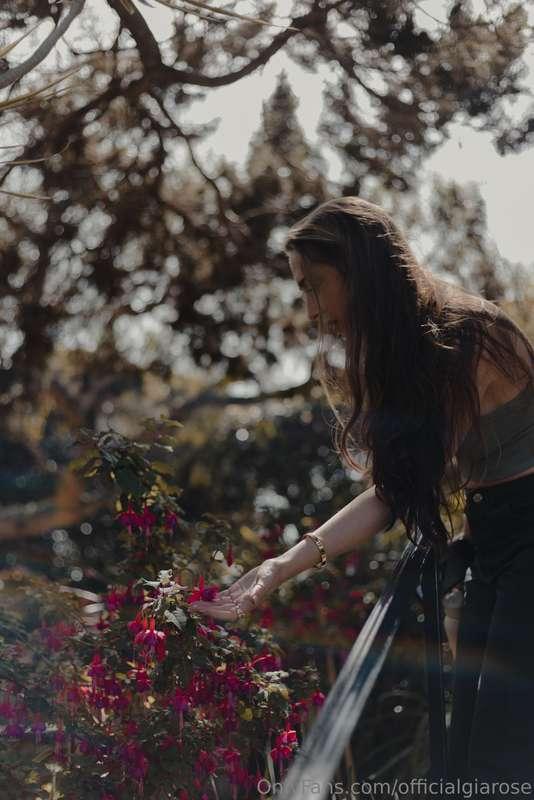 officialgiarose image #0