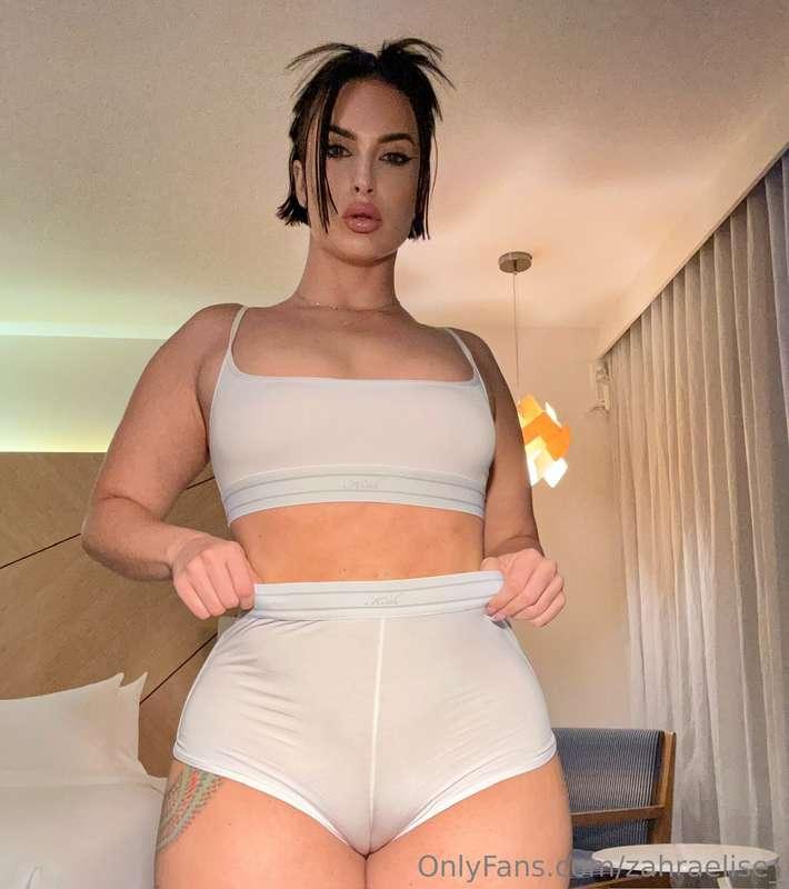 Feeling hot and horny in my matching white set 💋🥵❤