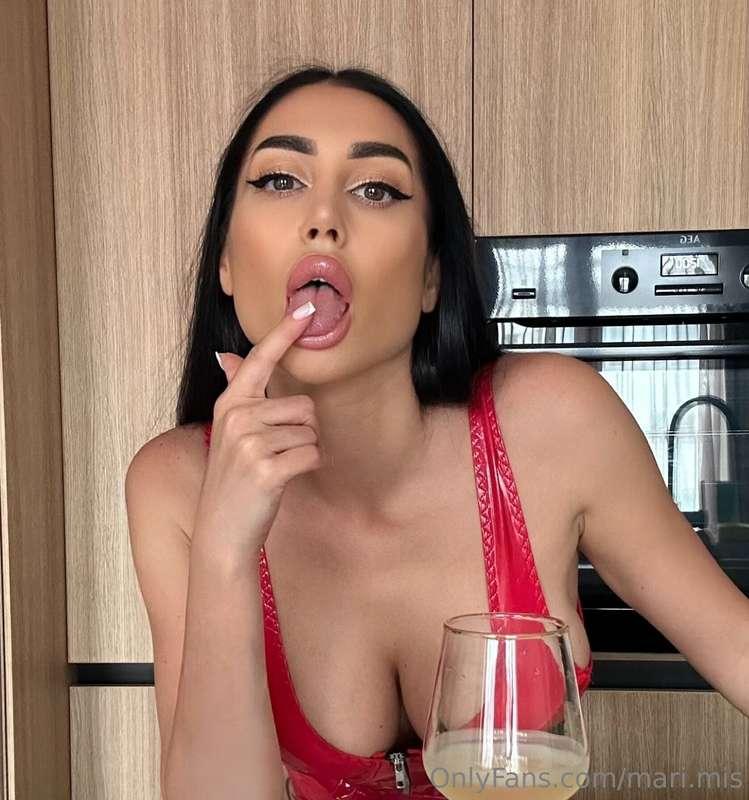 I am ready to take your punishment... here😈https://onlyfans...