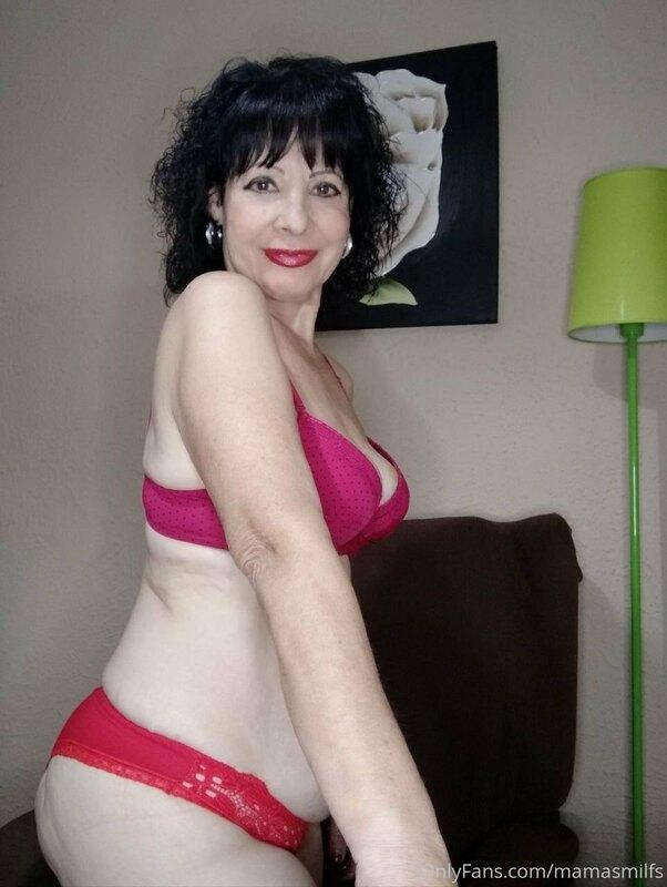 Kira has started to sext and she loves it! Is never too late..