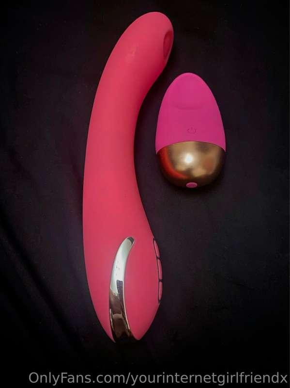 These are the only sex toys I have rn bc I threw the ones I ..