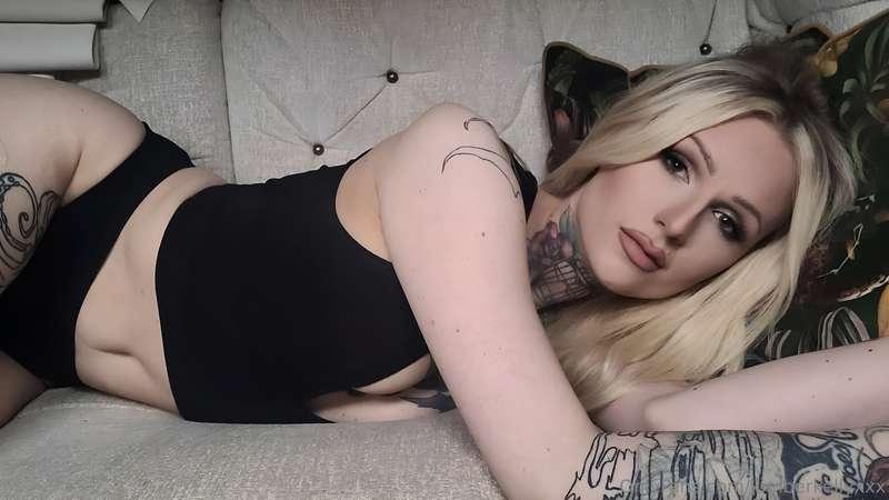 Lazy day on the sofa. Who wants to join me? 