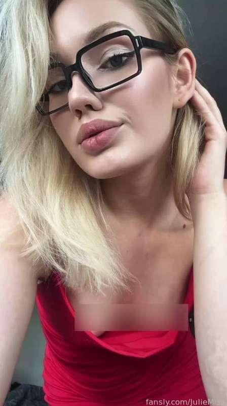 POV: u are about to fill me up 💦🥵 @JulieMiss 

#nudes #sexting #videocall #fetish #custom #blowjobs #sex #pussy #cute #curvy #petite #girlfriend #skinny #fuckdoll 