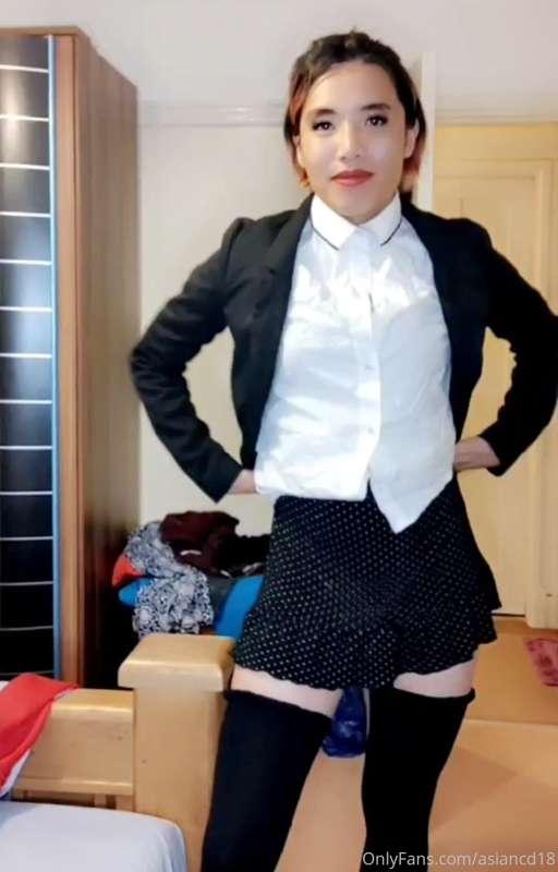 School girl strip 😳