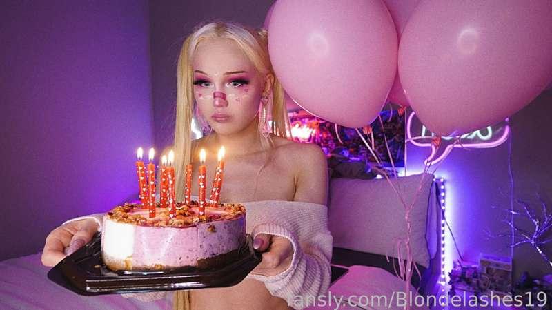 blondelashes19 image #2