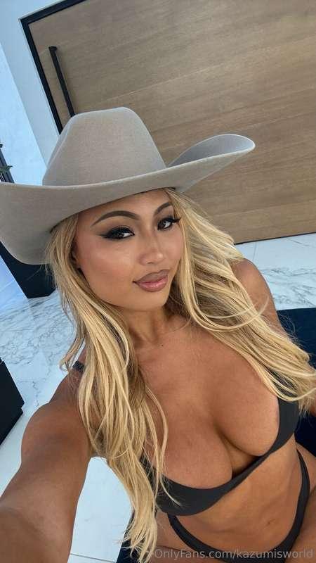 Save a horse, ride a cowgirl 😉