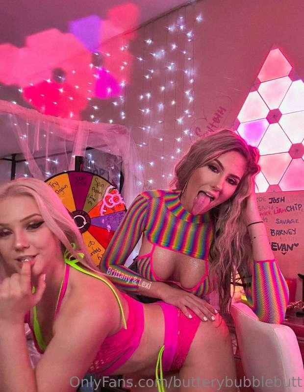 lit with my bestie 😍❤️‍🔥🍒✨ this was such a fun night!!