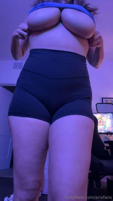 Would you let me tower over you? 😏