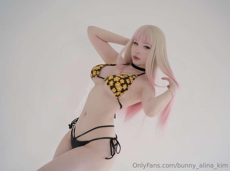 You ready to see this outfit soon?😘