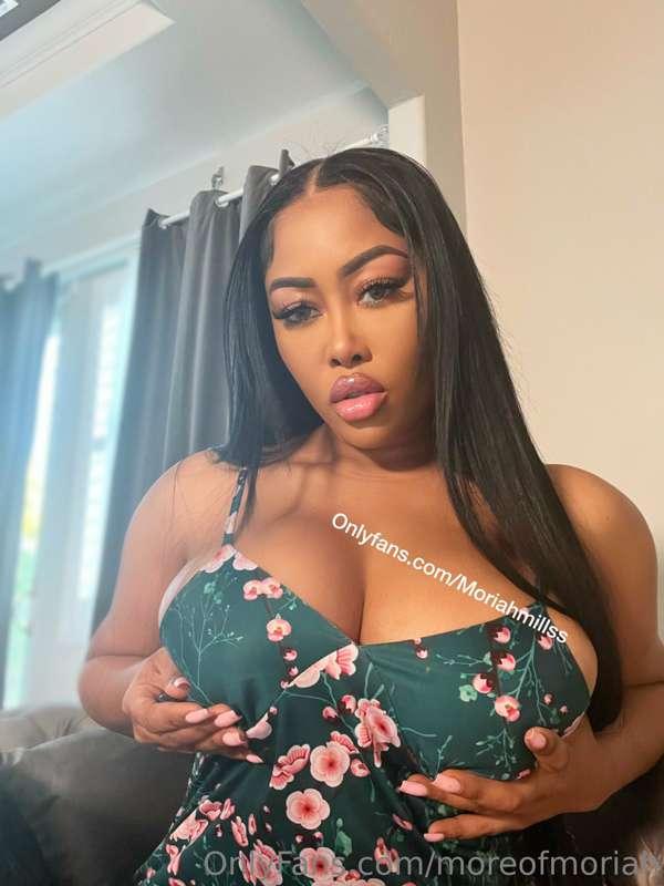 Help me take it off daddy, check your DMs🤤
