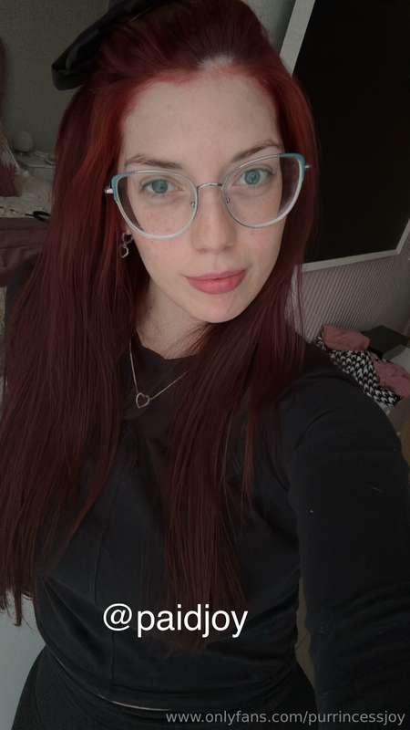 Tengo mucho frío y necesito un papi que me haga cariñitos 🫣T..
