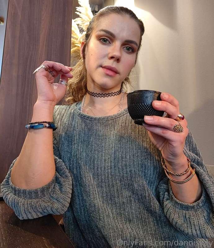 This cold weather calls for some tea🍵