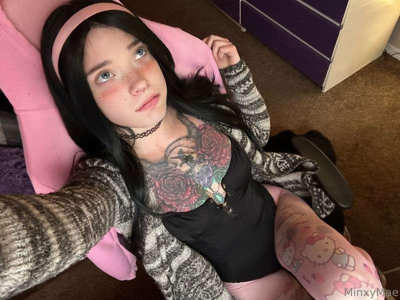 Pouty princess 👑 

I’m releasing this set tonight in your DM..