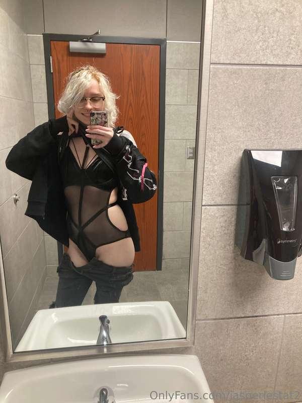 Hi y’all! I’m going to travel to Portland for Kinkfest in a ..