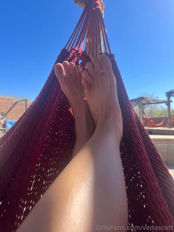 I’m on vacation buuuuut I’m gonna take some pics teehee