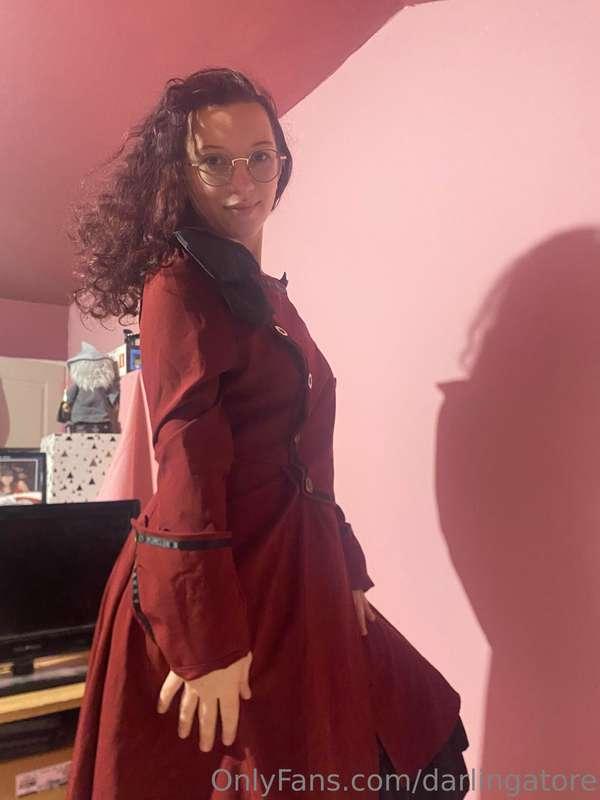 Nouveau shooting avec une Robe légèrement Fantaisie 🥰 oublie..