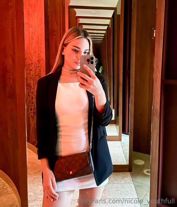 It's impossible to just walk past the mirror, I definitely h..