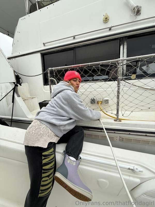 Filling a friends boat up w water😛