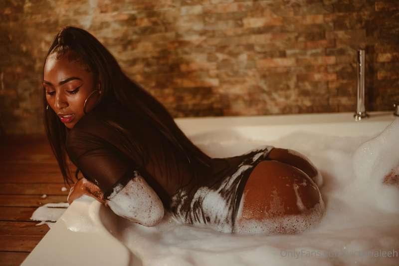 I like sharing pics of my bum😋