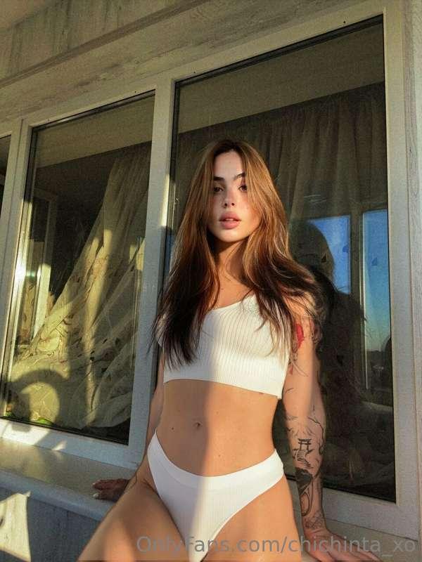 GORGEOUS HOTTIE @nasty_nesquik LOVES TO FONDLE HER LITTLE TH..