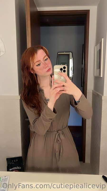 This dress is hard for you to take off in a minute? 🤤