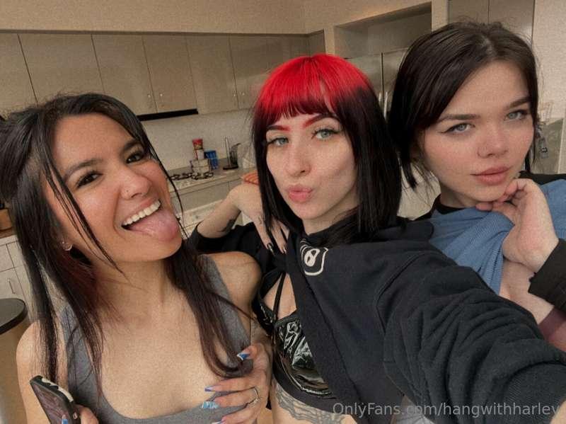 Will you be joining our paid live tonight??? 😈💦 $15 Entry, i..