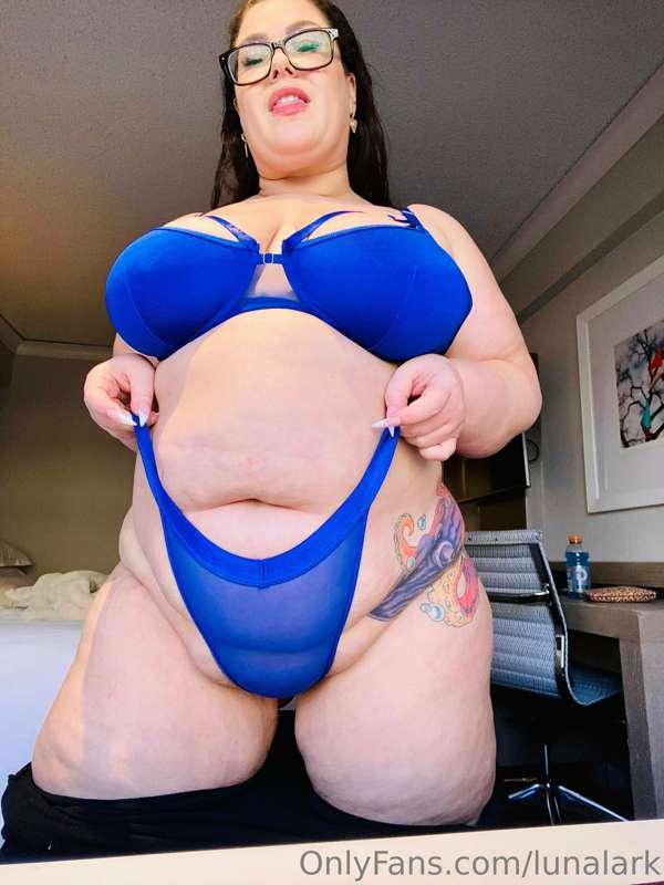 Look how these panties can’t cover my fat pussy