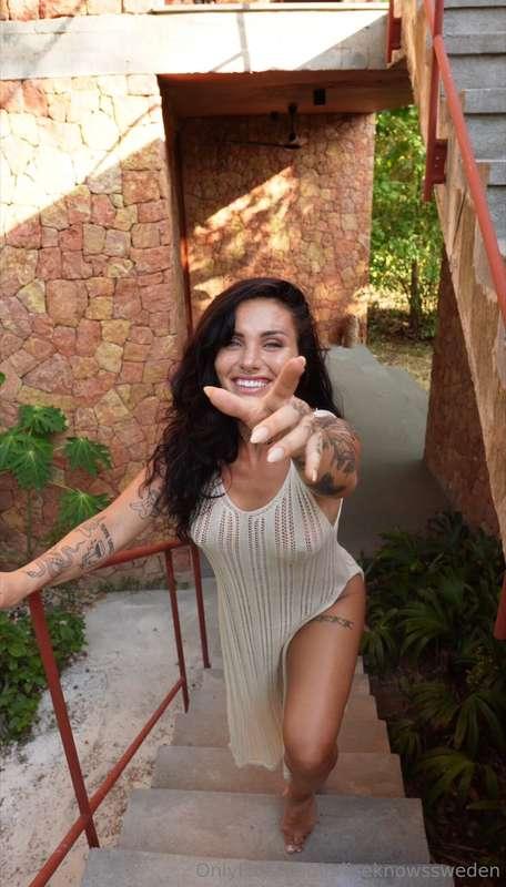 Let’s get lost in new places… and in each other. 😏💋