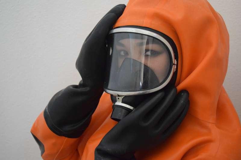 063 - Heavy Orange MD-Latex Suit (Full HD)