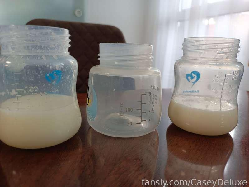Yummy yummy😁🍼🍼
Do you like milk??
 
#fyp #boobs #tits #milkers #milk #bigboobs  #hugetits #mommy #mommymilkers #milf #bustymilf  #boobs #tits #bigtits #bigboobs #naturalboobs #naturaltits #bignaturaltits #bignaturalboobs #allnatural #blonde #blondemilf
