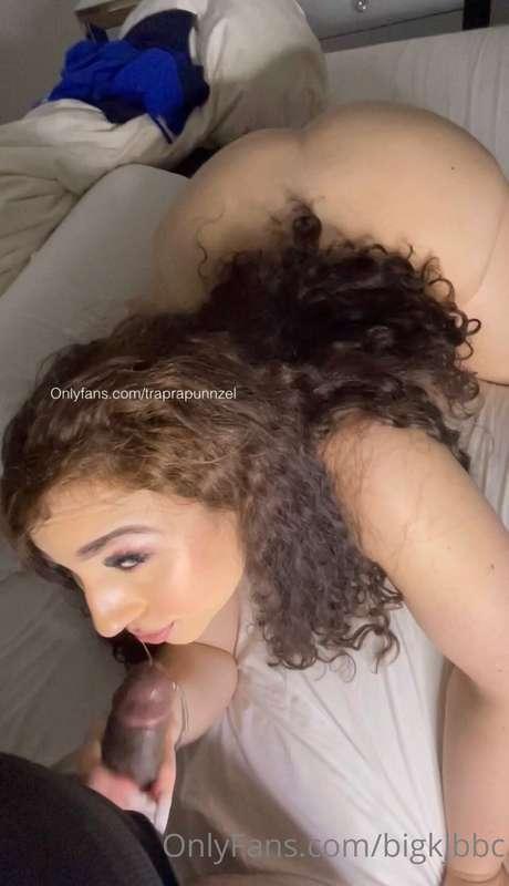 Watch me fuck my favorite Instagram model @traprapunnzel she..