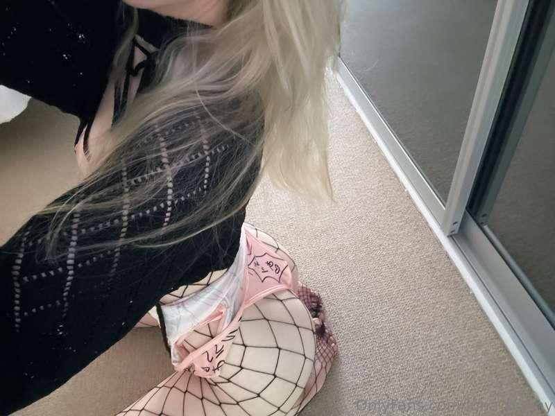 How does my butt look from this angle? 🍑