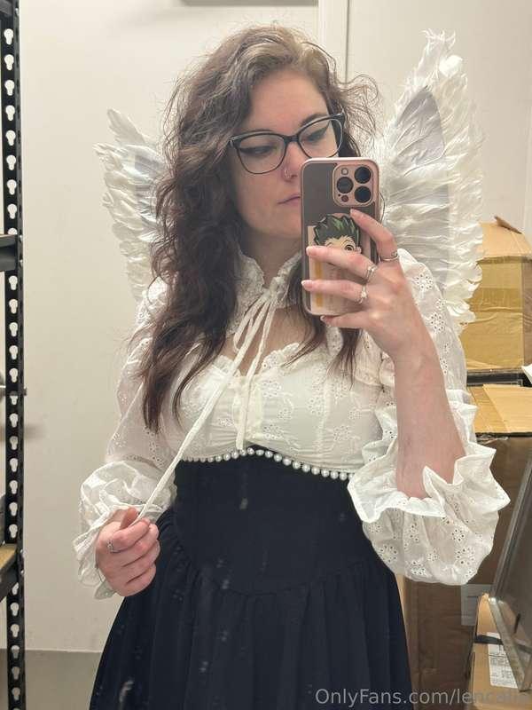 I can be your angel! 🪽 I hope Halloween was good for you!!