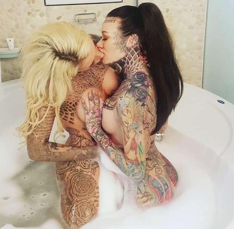 Bath time fun with neveah! This girl is so naughty! More pic..